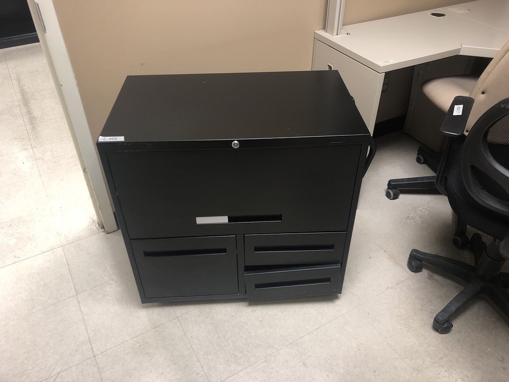 Pedestal Metal