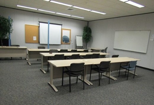 Ellipse Training Table with Wheels (30x60)