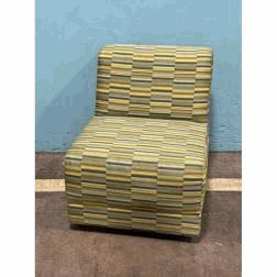 8201 - GREEN Mabru Lounge Chair w/ Plastic Glides (25Wx32Dx28Hx16.50SH))