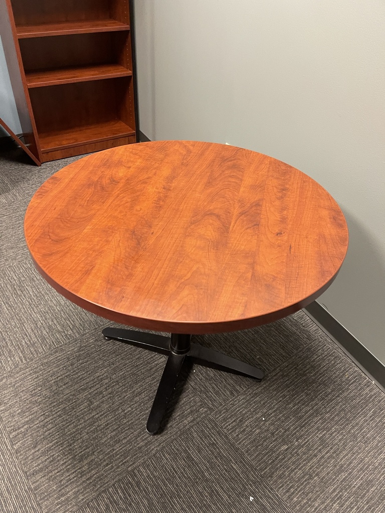 Round Meeting Tables