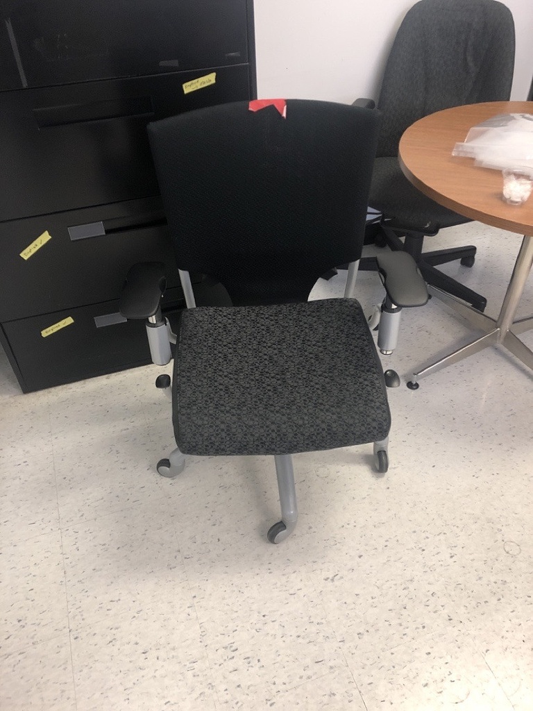 Task Chair with Arms 