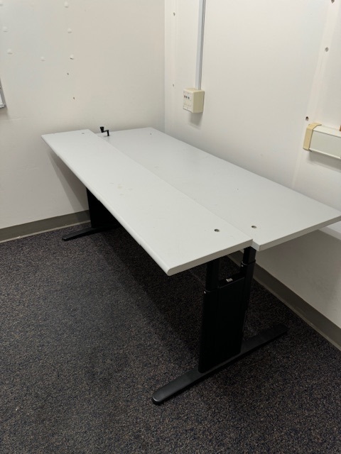 Manual Sit Stand Desk