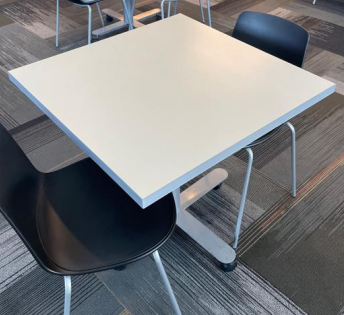 Versteel Brattice Table 30" Square