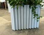 28.5 W X 15 D X 25 H Planter med (beige)