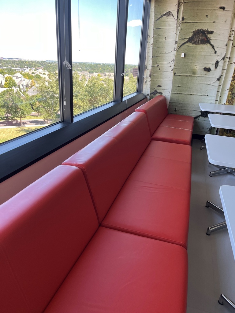 BENCH - red/orange
