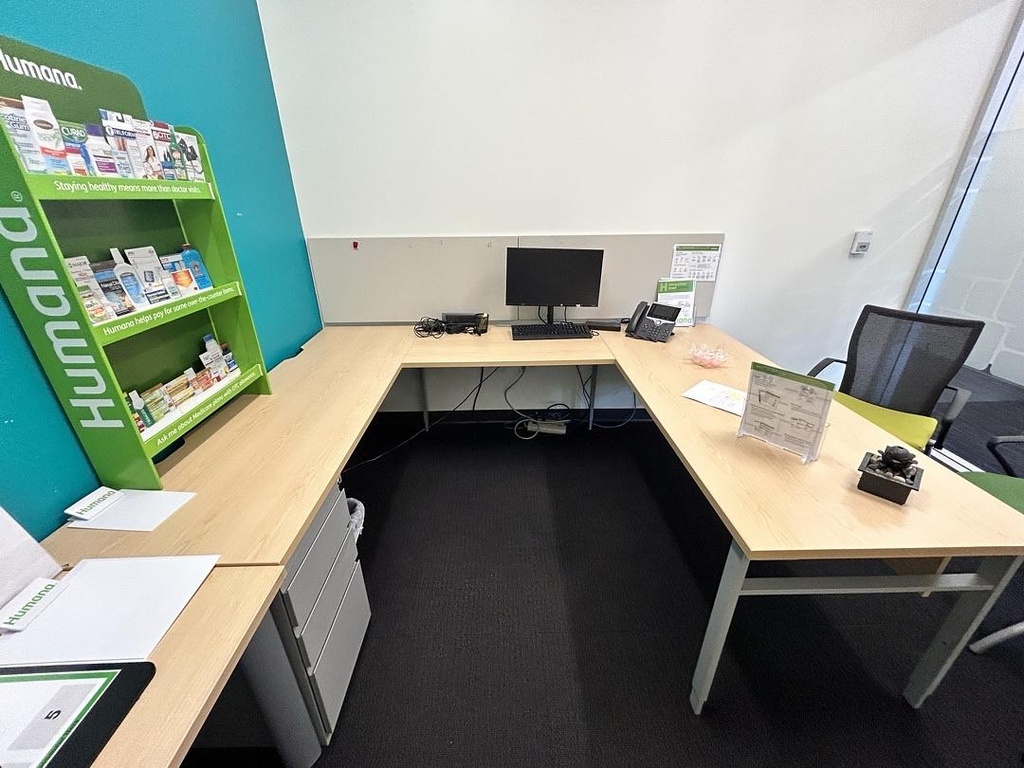 Right-Handed U-Shape Desk