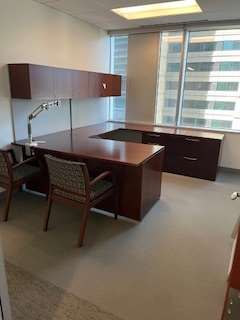 WOOD EXECUTIVE U-SHAPE DESK UNIT ON LH