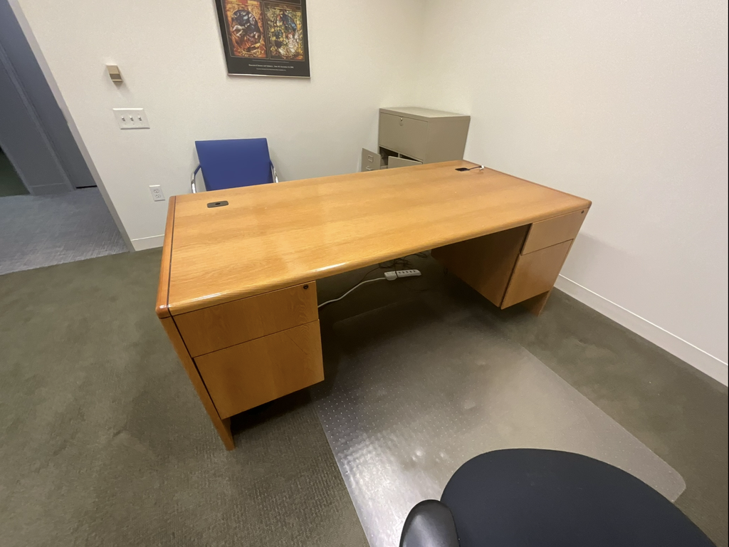 Private Office Suite, Desk