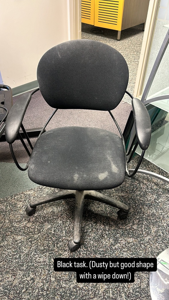 Black Task Chair (dusty but in good condition just needs to be wiped)