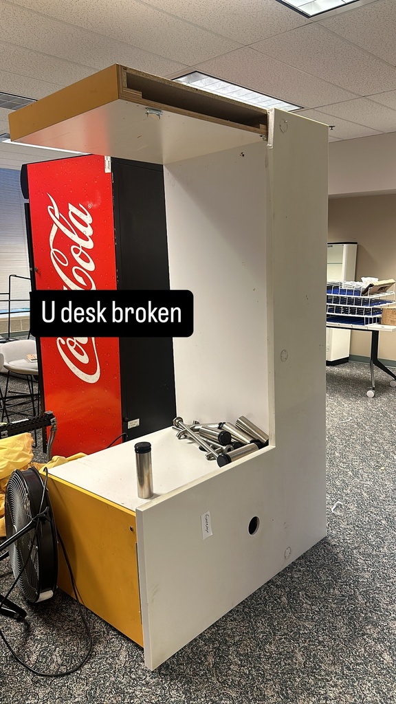 U-Desk (broken) - recycle