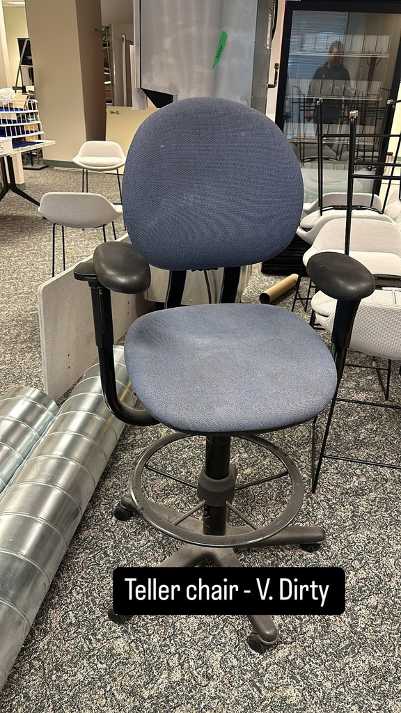 Teller Chair (dirty)
