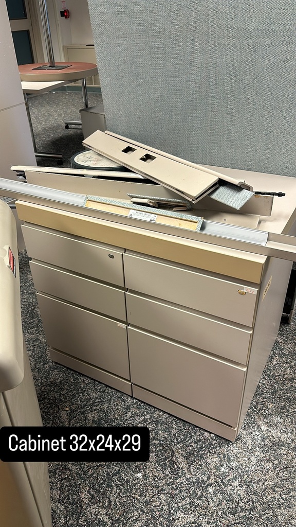 Cabinet (32x24x29)