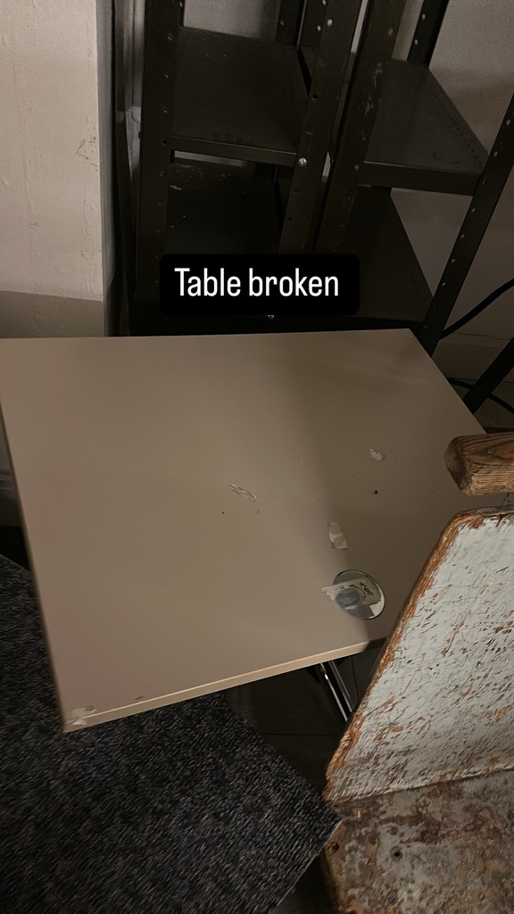 Table (broken)