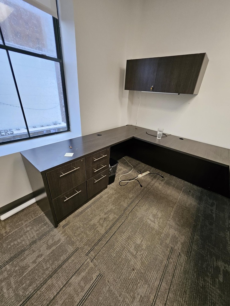 L-Shape Private Office