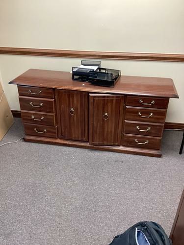*Credenza