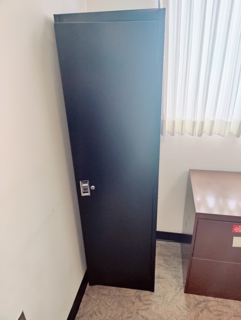 Metal Locker 18x18x64