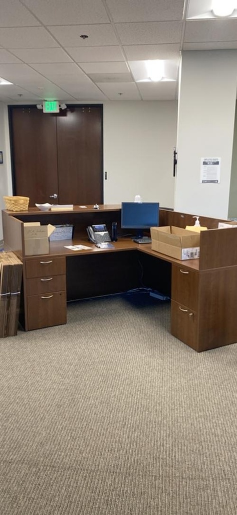 80”72”43” Reception Desk