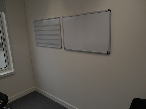 Wall white board/pin board