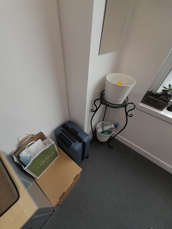 Plant pot stand