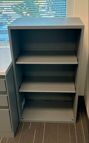 Metal Bookcase (24x15x40)