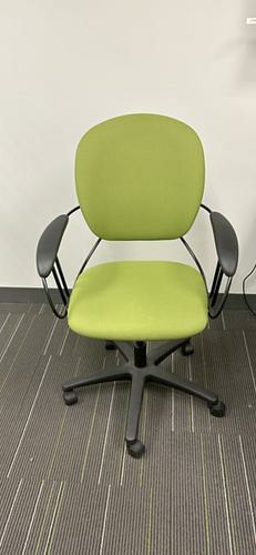 Green Steelcase Uno Chair