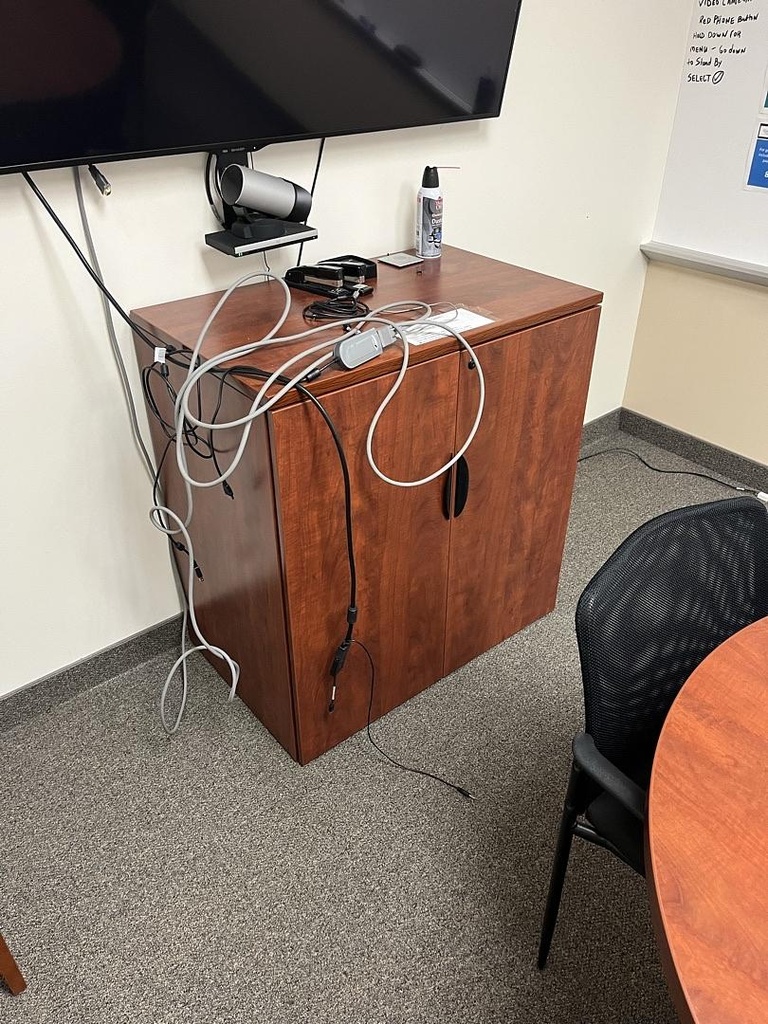 Storage Cabinet (H38 W36 D22)