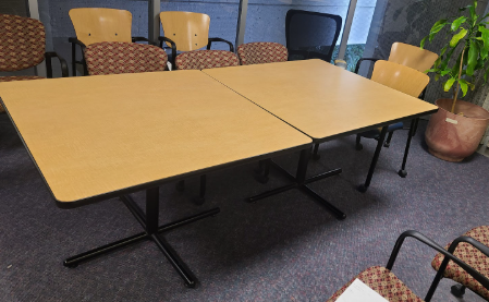 Square table - 42"x42"