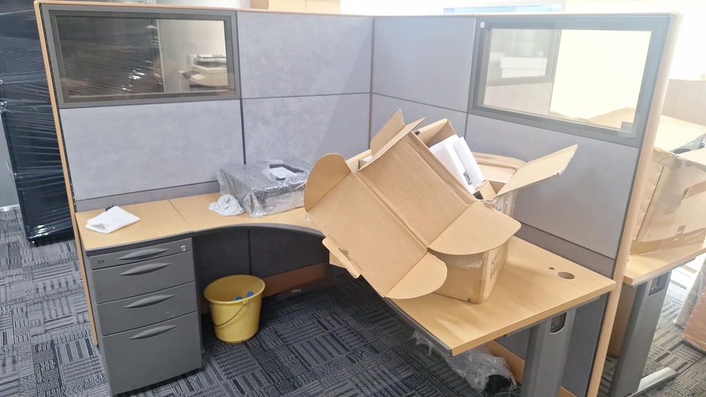 Work Station (4 desks)