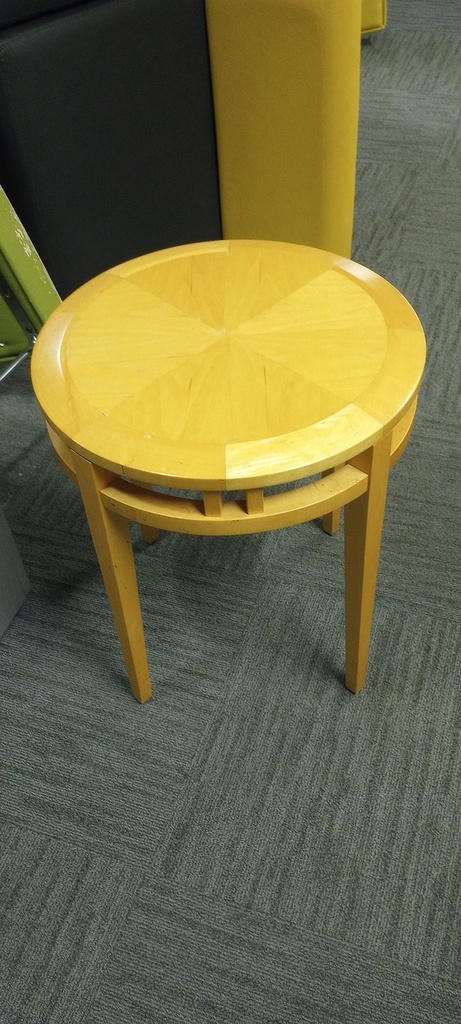 18" wood round coffee/side table