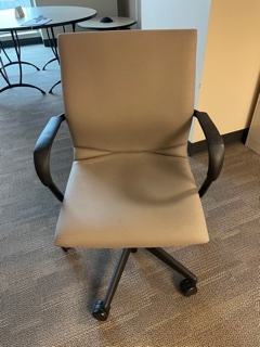 Task Chair Steel Case Protégé V Beige (Qty: 122)