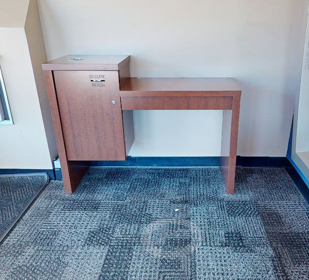 Check Desk 2