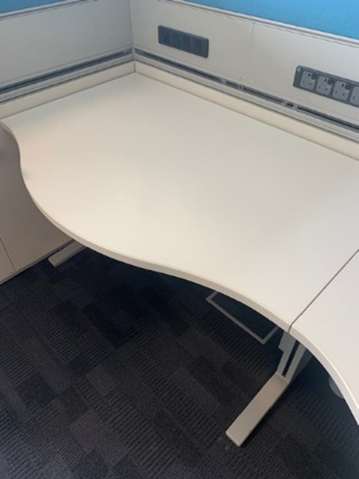 Ergonom Adjustable Wave desk, 120cm x 78cm