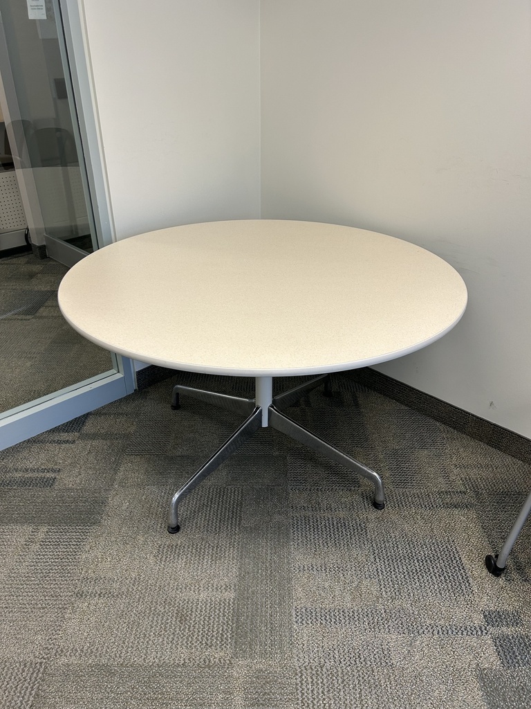 Round Table