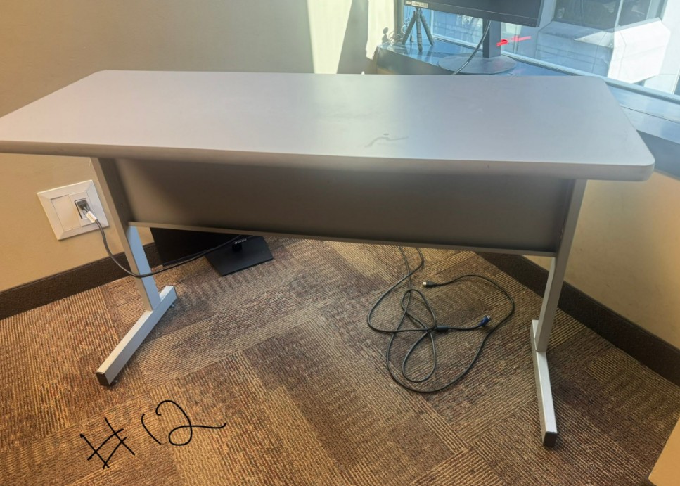 Desk - No Pedestals