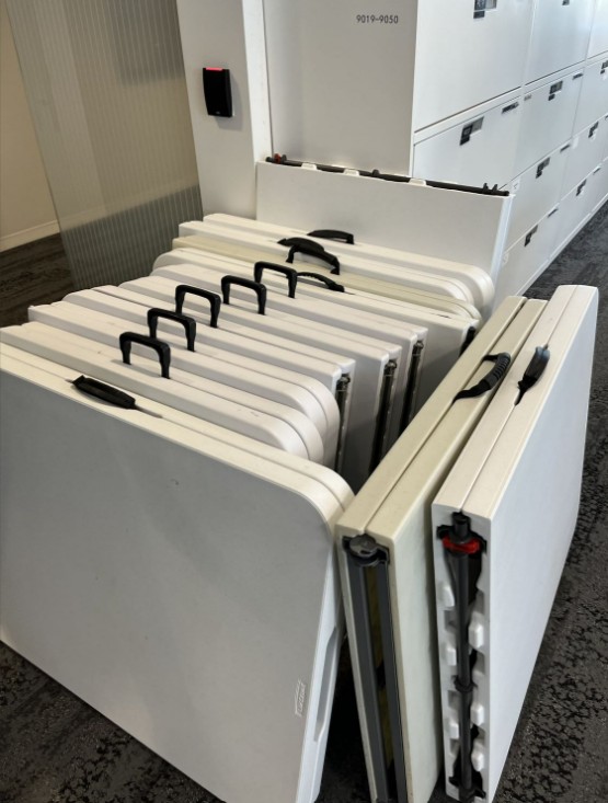 Folding tables