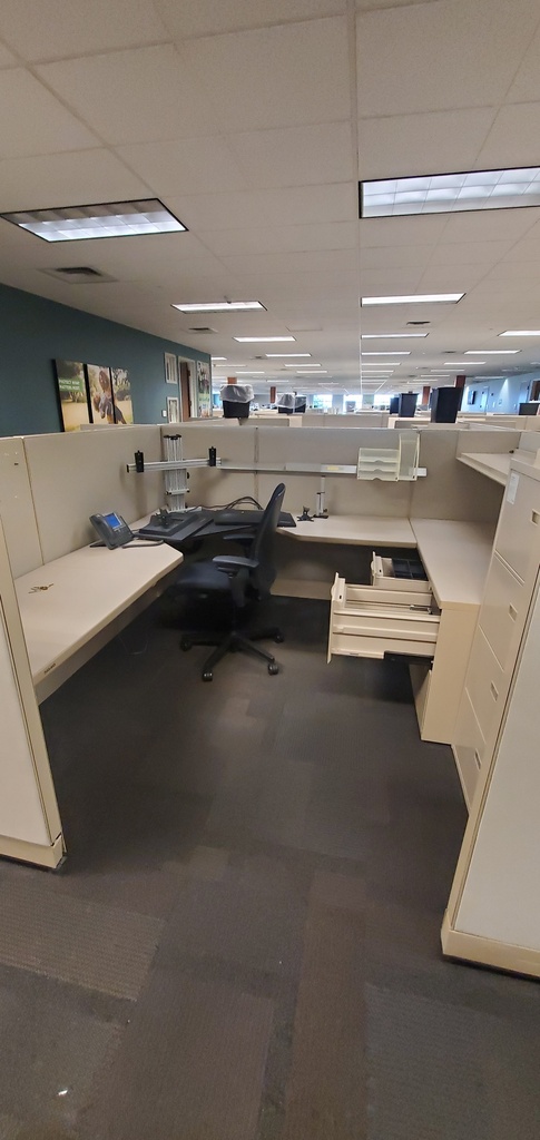 Workstation w/o file cabinet (60x75)