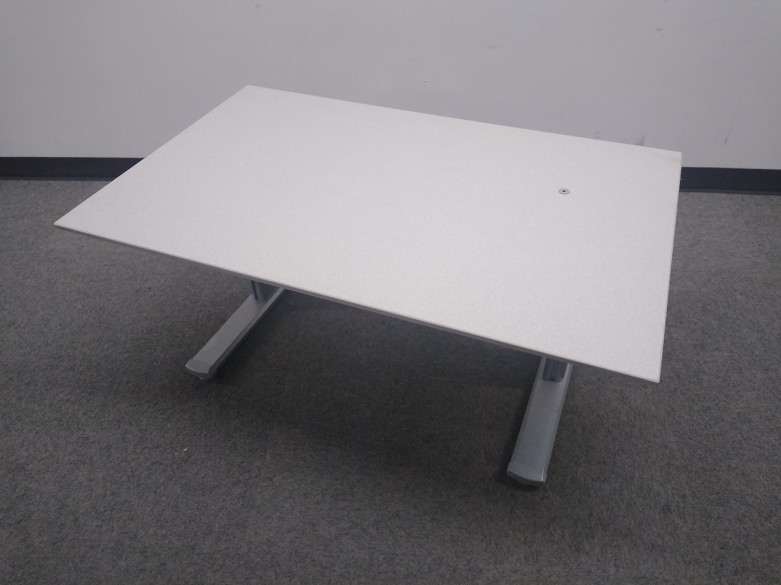 Studios West 42"
