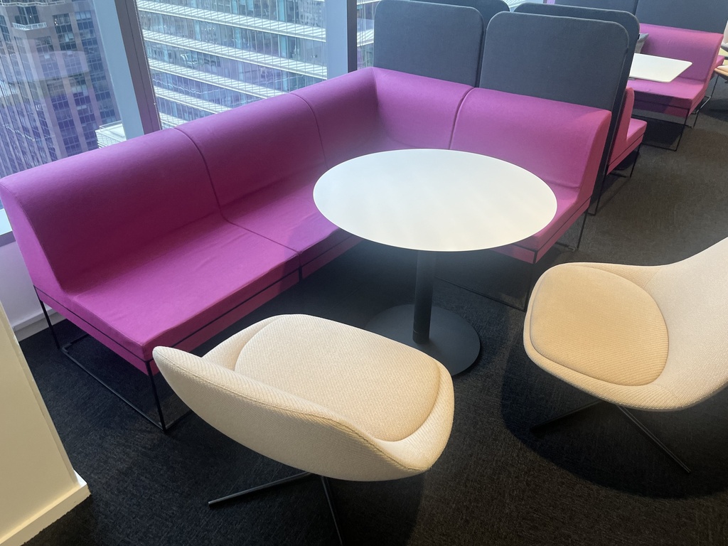 Montara round table (36" round x 42" H)