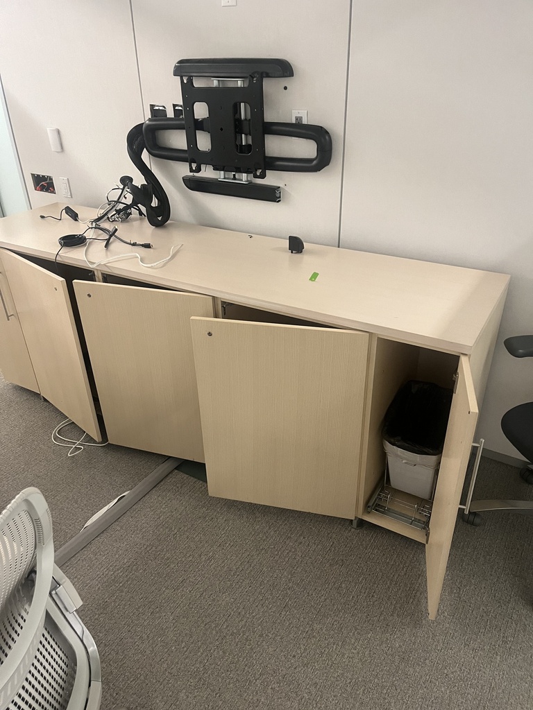 Credenza (5 Doors)