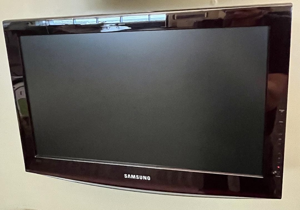 TV - Samsung 22