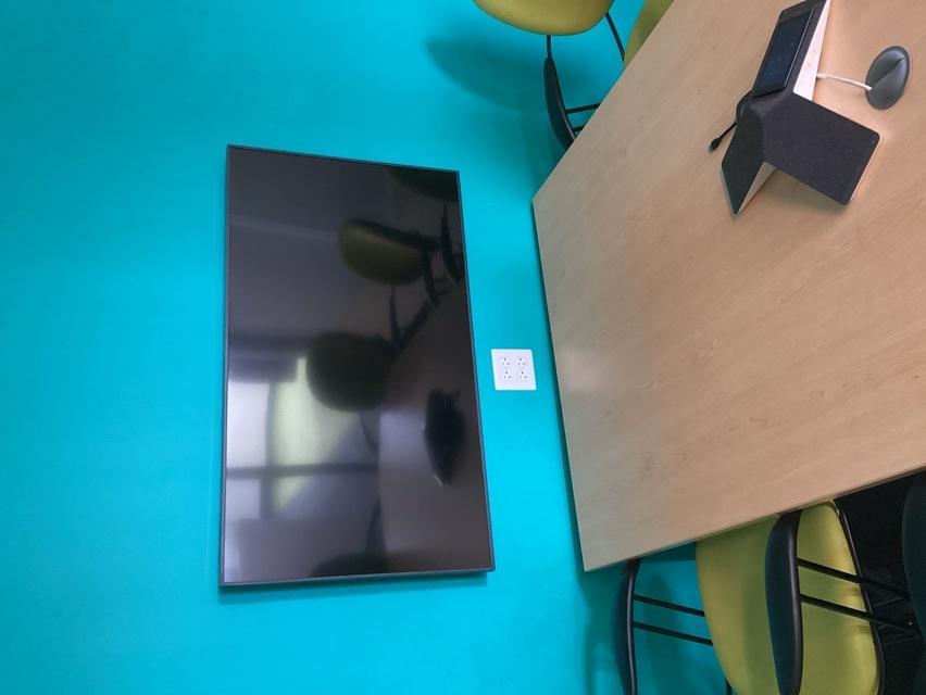 Samsung 49”