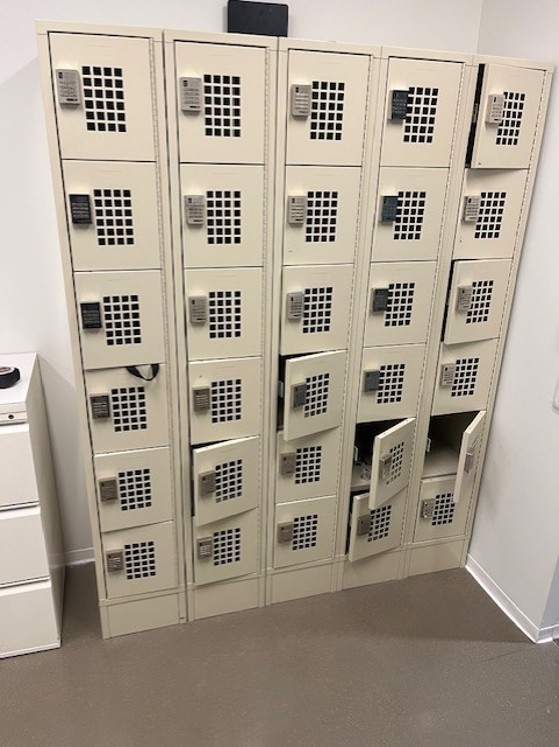 LOCKER UNIT