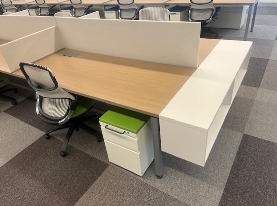Herman Miller: STATIONARY BENCH SINGLE SIDED WORKSTATIONS TOPS W/ DESKTOP POWER