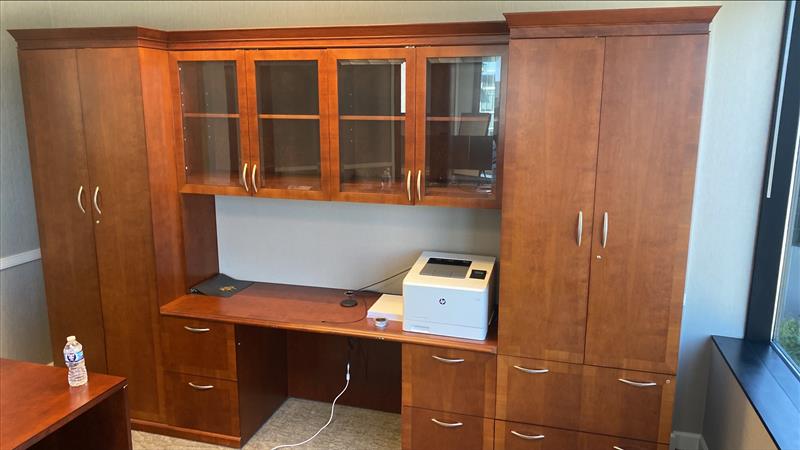 Executive Hutch Glass Door w/ Cabinet