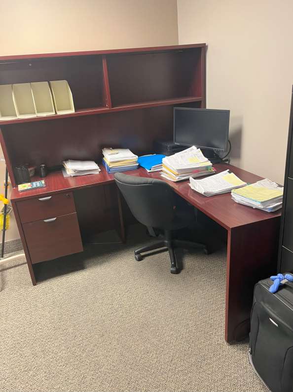 L-Shaped Desk with Hutch