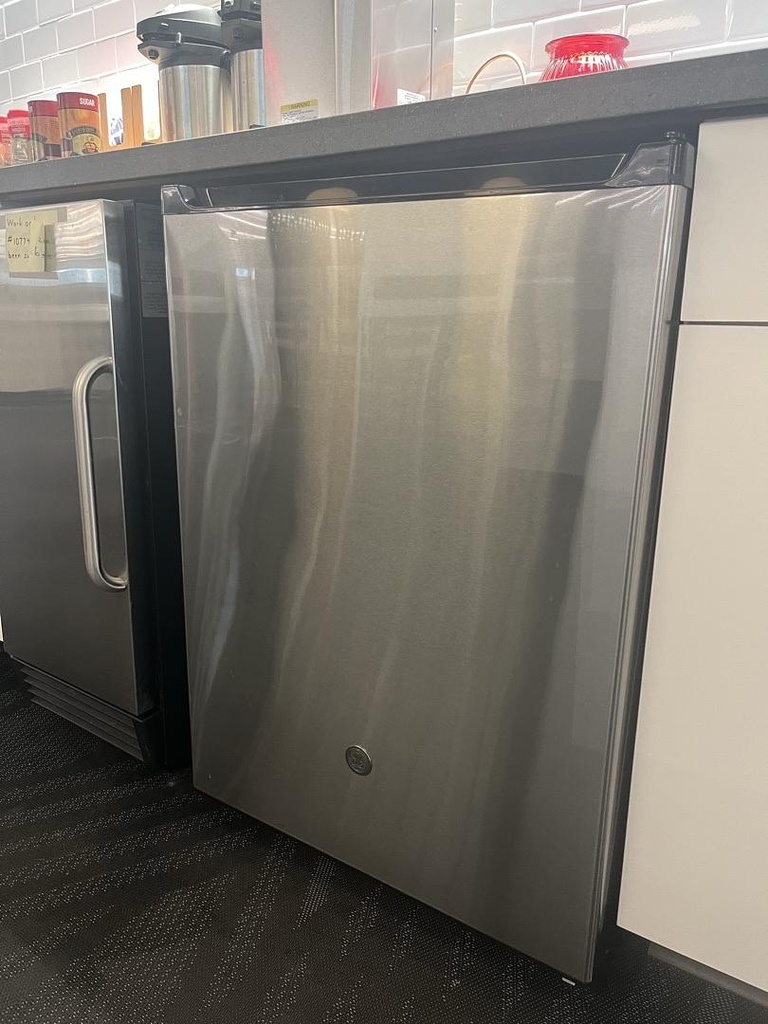 Mini Fridge - GE
