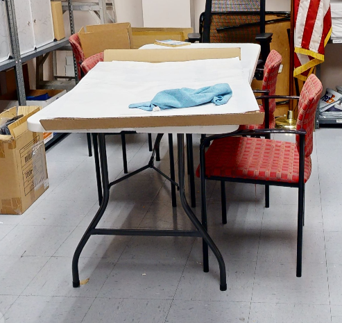 Rectangle folding table