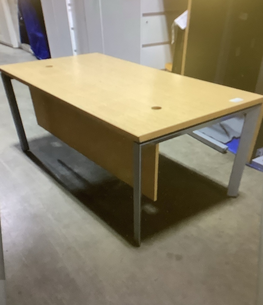 3072 DESK STEELCASE
