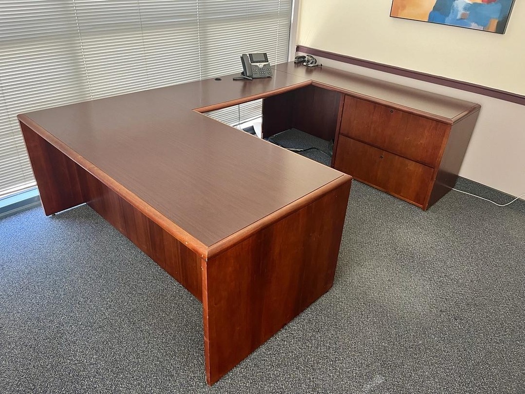 U-Shaped Desk - mahogany