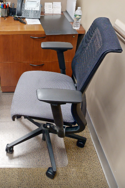 Grey &amp; blk task chair with arms